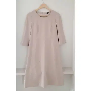 새상품급 TO BE CHIC 투 비 시크 원피스 7부 소매 베이지 42