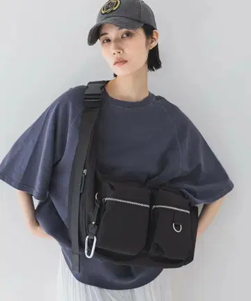 새상품급 JEANASIS 나일론 W 포켓 바디 BAG 블랙