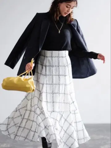 저스길리티 체크 자카드 스커트
