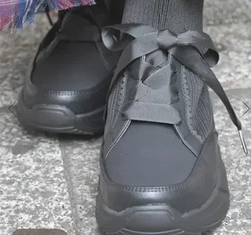 블랙 니트 스니커즈 하이컷