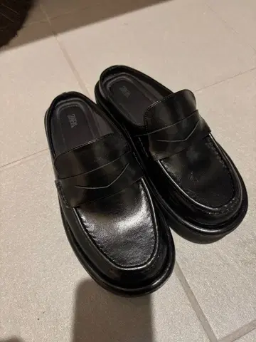 ZARA 가죽 로퍼 사보