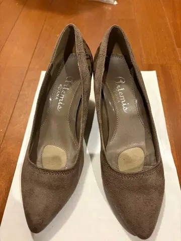 DIANA 아르테미스 브라운 스웨이드 레오파드 무늬 펌프스