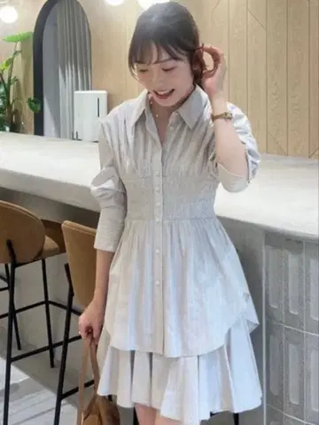 새상품급 COCO DEAL 셔링 허리 셔츠 베이지 스트라이프