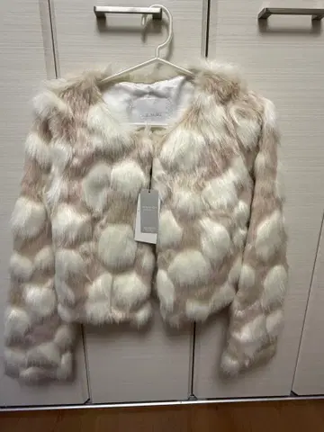 세실 맥비 인조 모피 자켓 M 핑크 계열