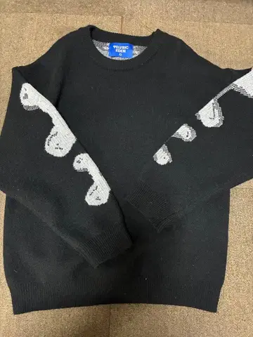 스켈레톤 디자인 니트 스웨터 블랙