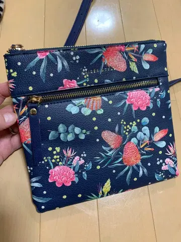 꽃무늬 숄더백 네이비 KAISER STYLE