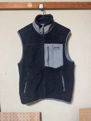 파타고니아 클래식 레트로 X 베스트 플리스 블랙