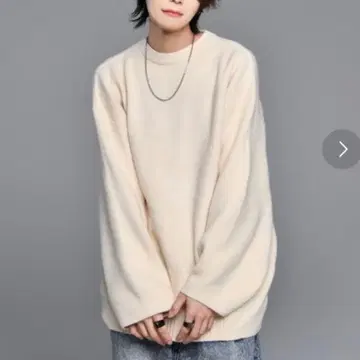 새상품급 ADRER 아들러 극상 폭신폭신 니트 아이보리