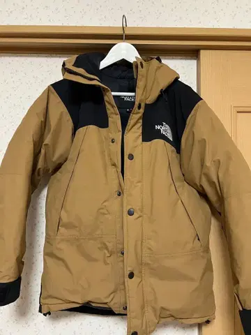 THE NORTH FACE 다운 자켓 브라운/블랙