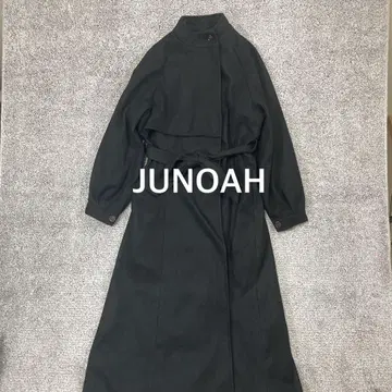 [ JUNOAH ] 스탠드 카라 요크 롱 코트 블랙