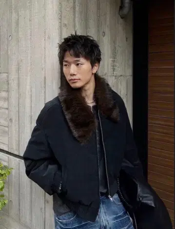 Jcaesar 겐야 군 착용 짧은 기장 퍼 다운