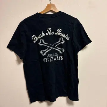 블랙 T셔츠 뼈 디자인