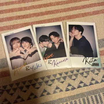 25시, 아카사카에서 폴라로이드풍 트레이딩 카드 혼합