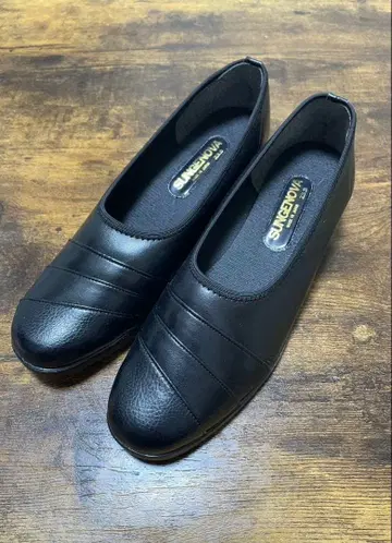 블랙 웨지힐 펌프스