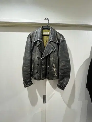 EMPORIO ARMANI 블랙 가죽 자켓