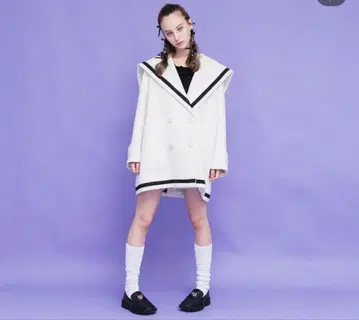 Lillilly 세일러 카라 화이트 테일러드 자켓