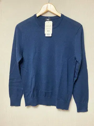 유니클로 새상품 네이비 크루넥 스웨터 남성용