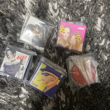 NANA CD풍 아크릴 참 가챠