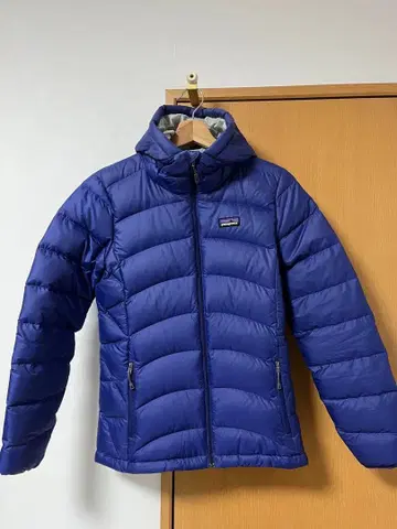 파타고니아 다운 자켓 파랑 단종 컬러