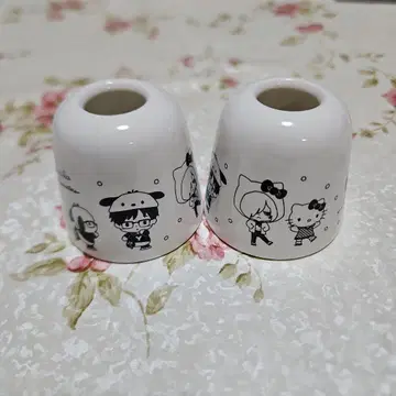 유리!!! on ICE 칫솔 펜 스탠드 산리오 2개 세트