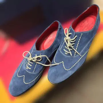 스웨이드 윙팁 사이즈 41이니까 25.5에서 26.0 정도입니다