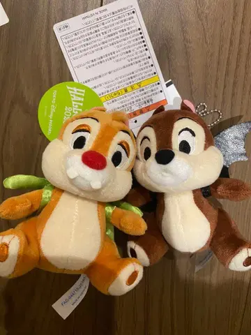 인형 배지 칩과 데일 디즈니 할로윈 2025