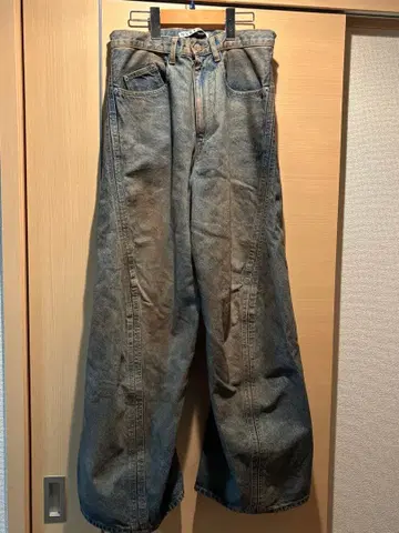 NVRFRGT 3D Twisted Wide Leg Jeans