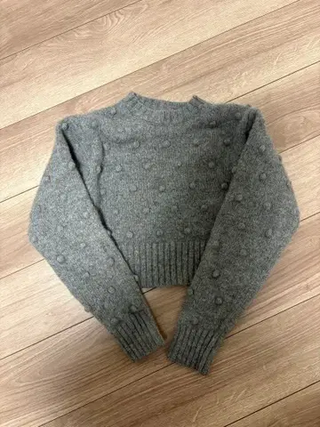 휴엘 뮤지엄 팝콘 니트