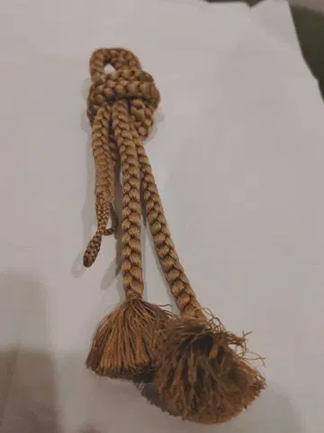 천연 소재 베이지 뜨개질 겉옷 끈