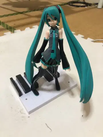 하츠네 미쿠 동상 타입 피규어