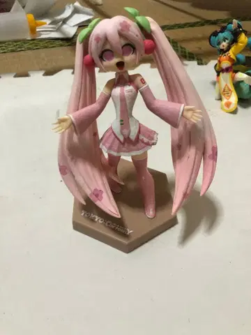 하츠네 미쿠 벚꽃 피규어