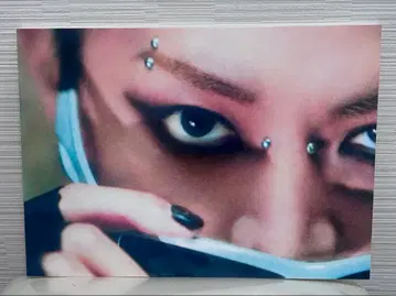 YUTA PERSONA 페르소나 타워 레코드 패널