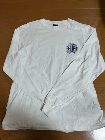 화이트 로고 프린트 긴팔 셔츠