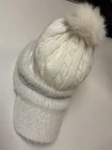 화이트 케이블 니트 비니 캡