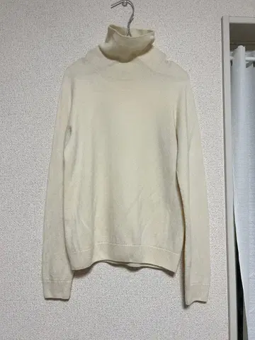 유니클로 캐시미어 100% 터틀넥 니트 긴팔