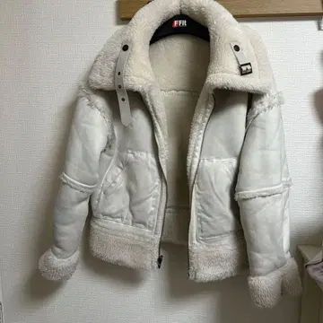 SNIDEL 화이트 무스탕 코트