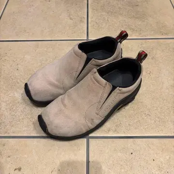 Rebel 스웨이드 슬립온 베이지