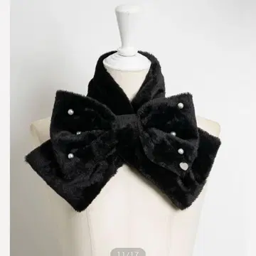 pium 빅 리본 펄 퍼 티펫 블랙