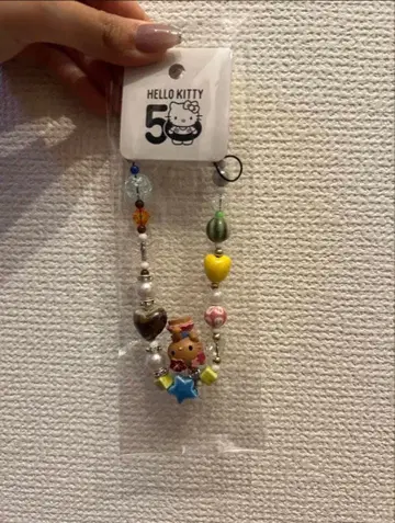 헬로키티 50주년 비즈 스트랩