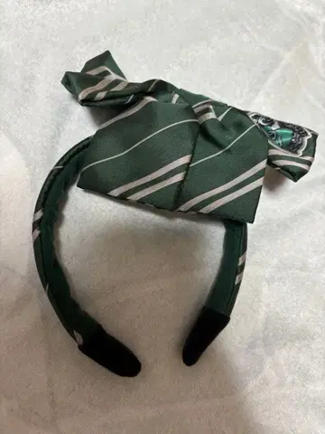 리본 포함 그린 스트라이프 머리띠