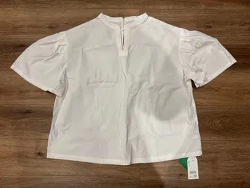 미사용 새상품 SELECT MOCA 화이트 퍼프 슬리브 셔츠