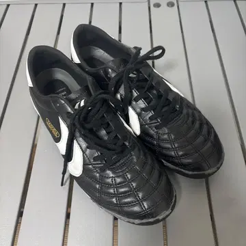 야스다 리가레스타 TF 블랙/화이트 인조잔디용