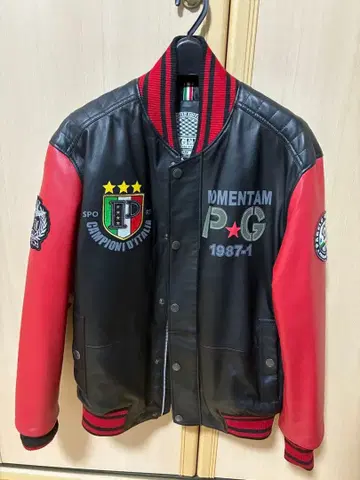 PAGELO)의 램 가죽을 사용한 바시티 자켓 프리미엄 에디션