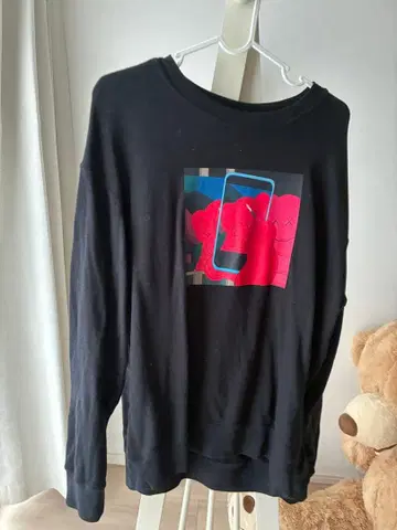 그래픽 프린트 블랙 긴팔 티셔츠