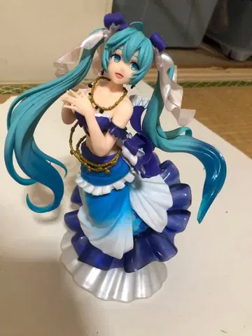 하츠네 미쿠 드레스 피규어