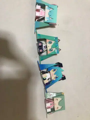 피규어 4체 세트