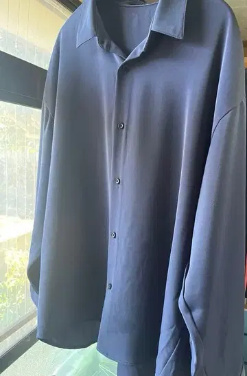 HARE 다크 블루 오버사이즈 셔츠