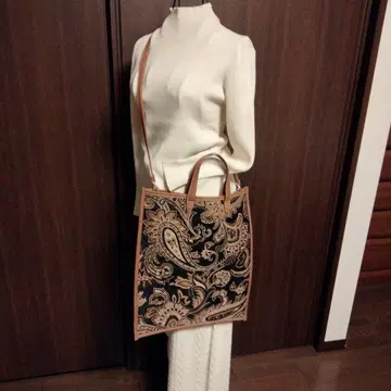 새상품 Te chichi 자수 페이즐리 무늬 토트백