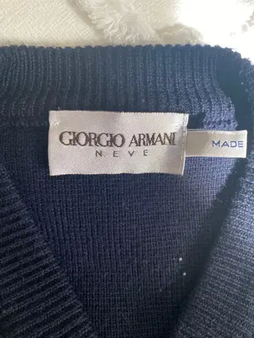 조르지오 아르마니 네베 니트 스웨터 사이즈 52
