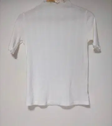 STUDIO CLIP 화이트 리브 편직 반팔 티셔츠 프릴 밑단